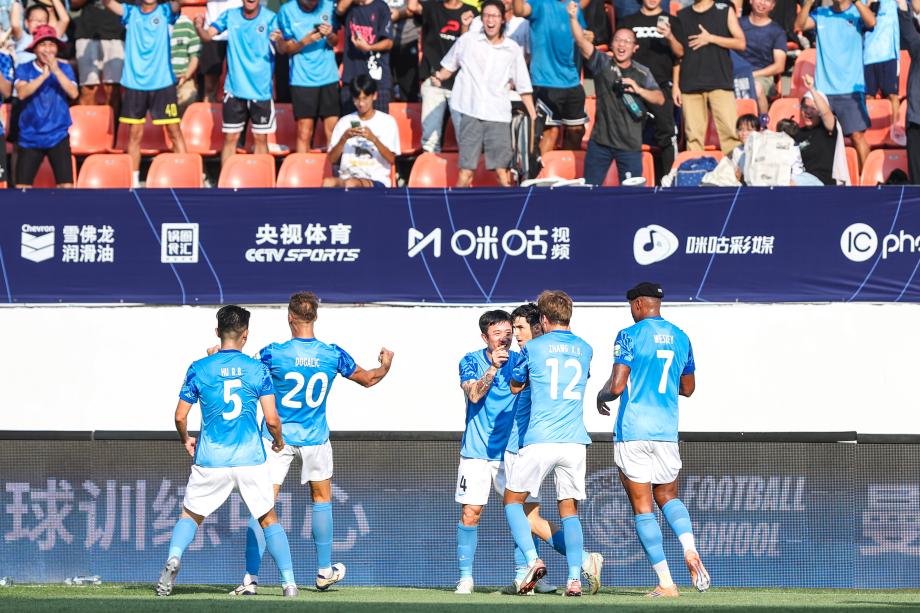 [图]加西亚韦斯利破门 深圳新鹏城驯服北京国安